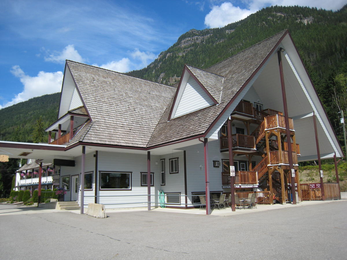 Peaks Lodge Revelstoke Exterior foto