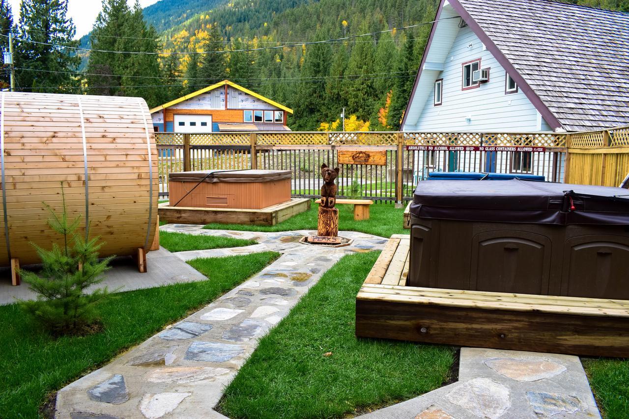 Peaks Lodge Revelstoke Exterior foto