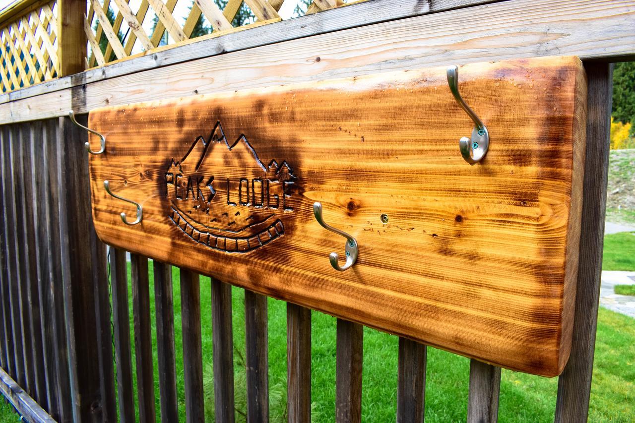 Peaks Lodge Revelstoke Exterior foto